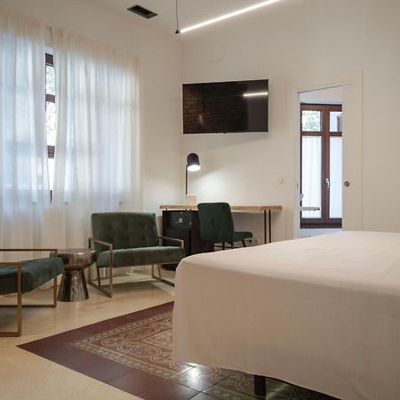 La Moderna Suites Malaga Bagian luar foto