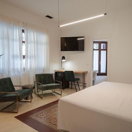 La Moderna Suites Malaga Bagian luar foto