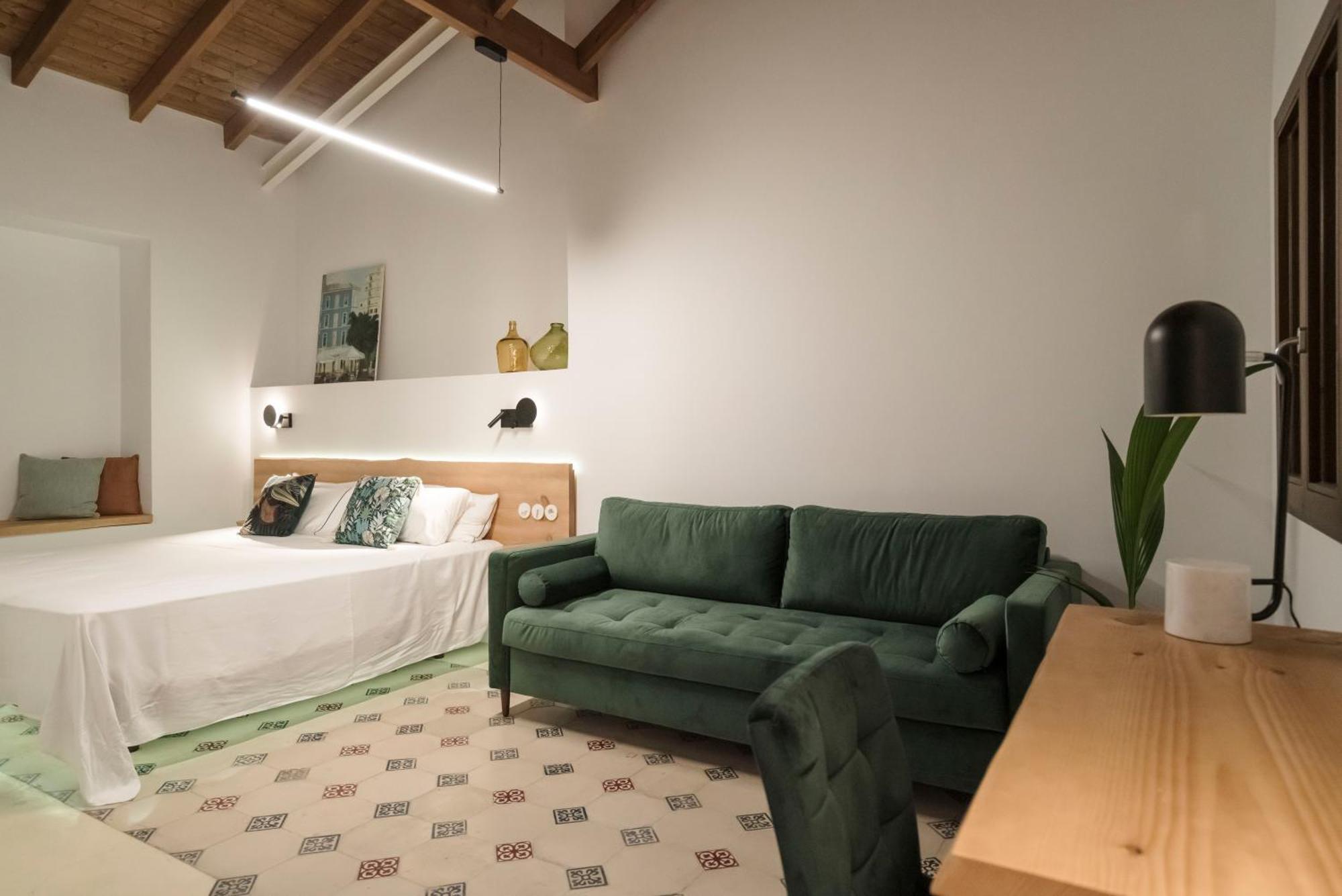 La Moderna Suites Malaga Bagian luar foto