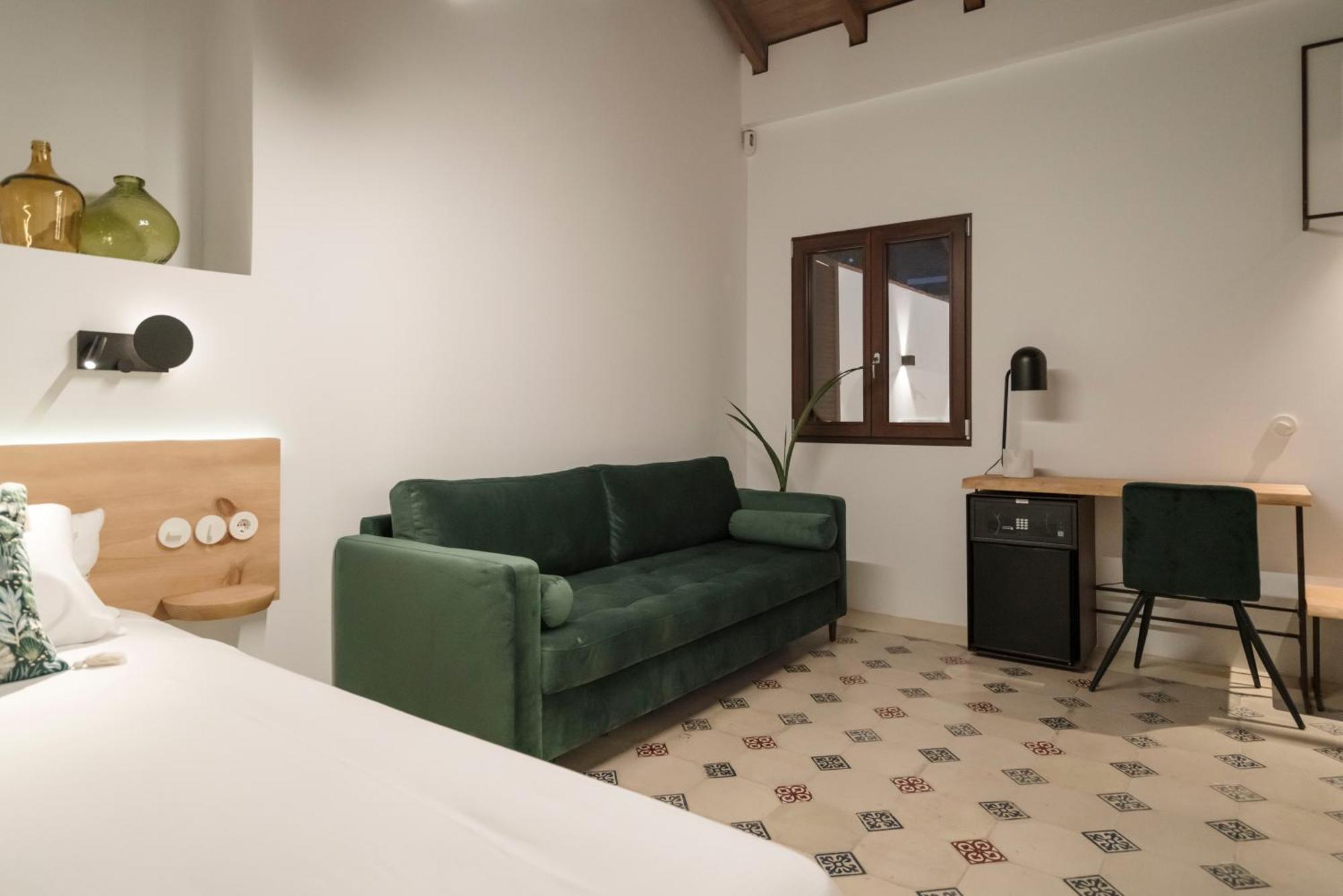 La Moderna Suites Malaga Bagian luar foto