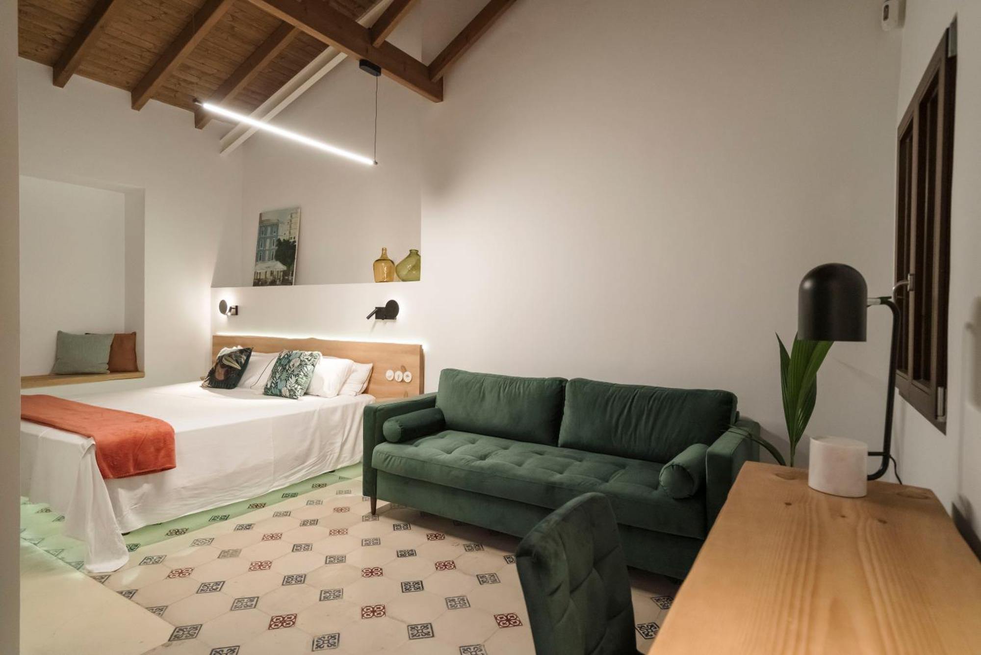 La Moderna Suites Malaga Bagian luar foto