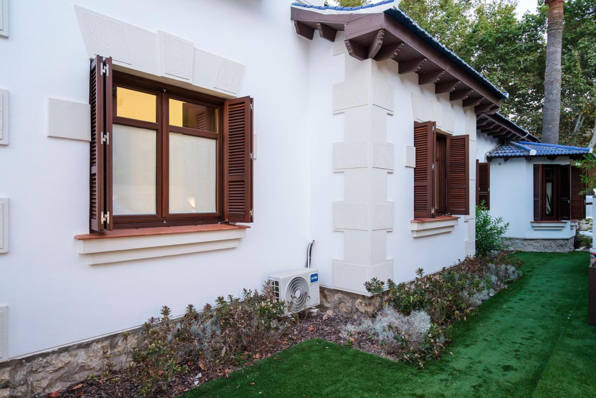 La Moderna Suites Malaga Bagian luar foto