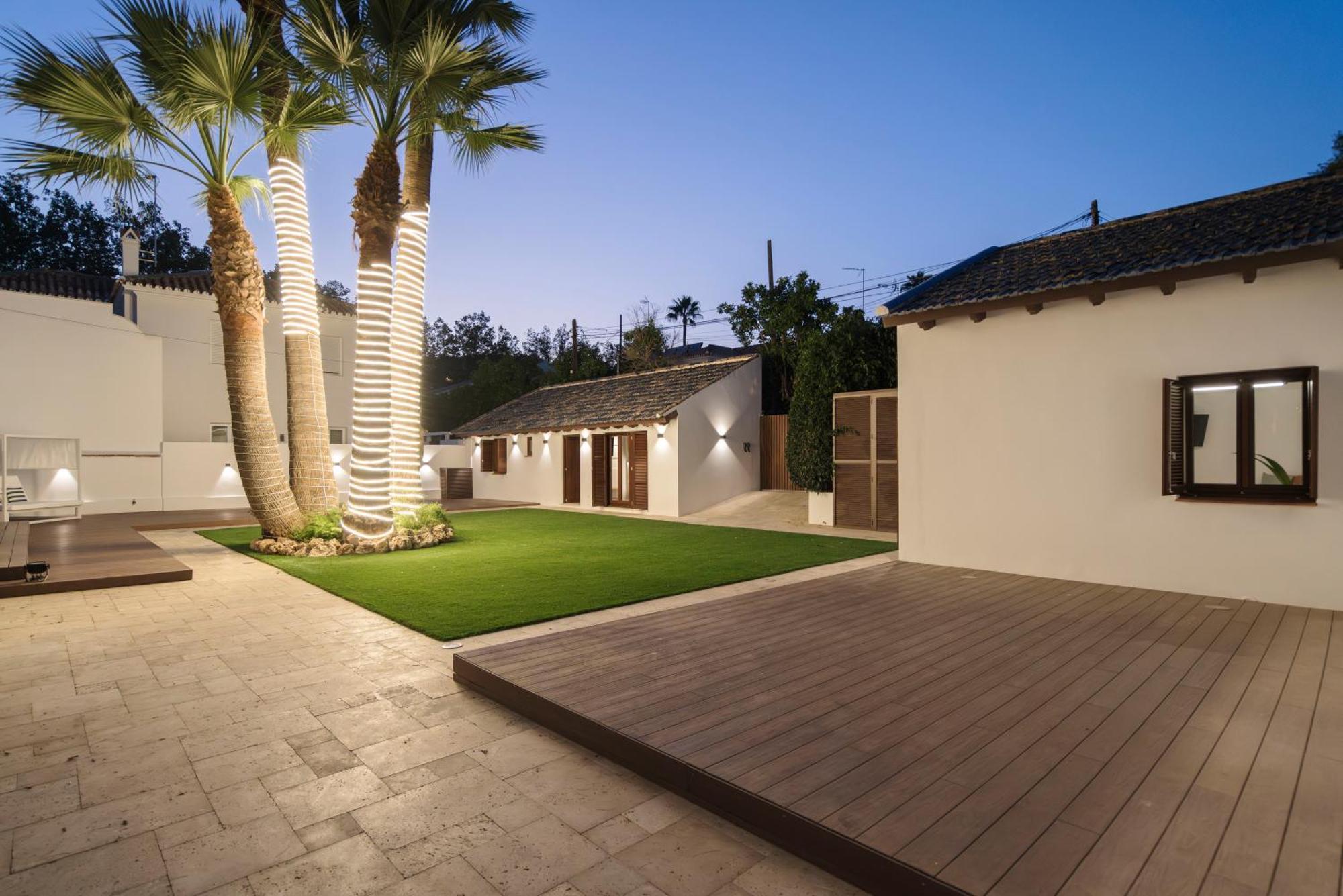 La Moderna Suites Malaga Bagian luar foto