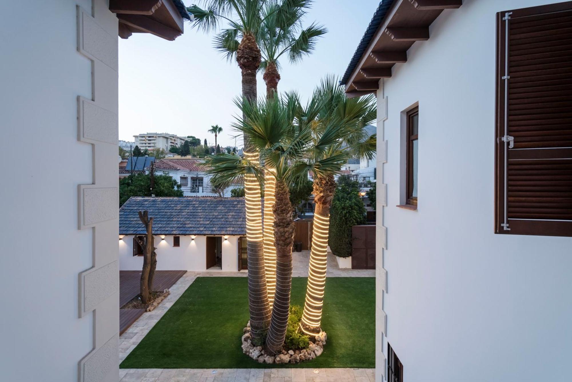 La Moderna Suites Malaga Bagian luar foto