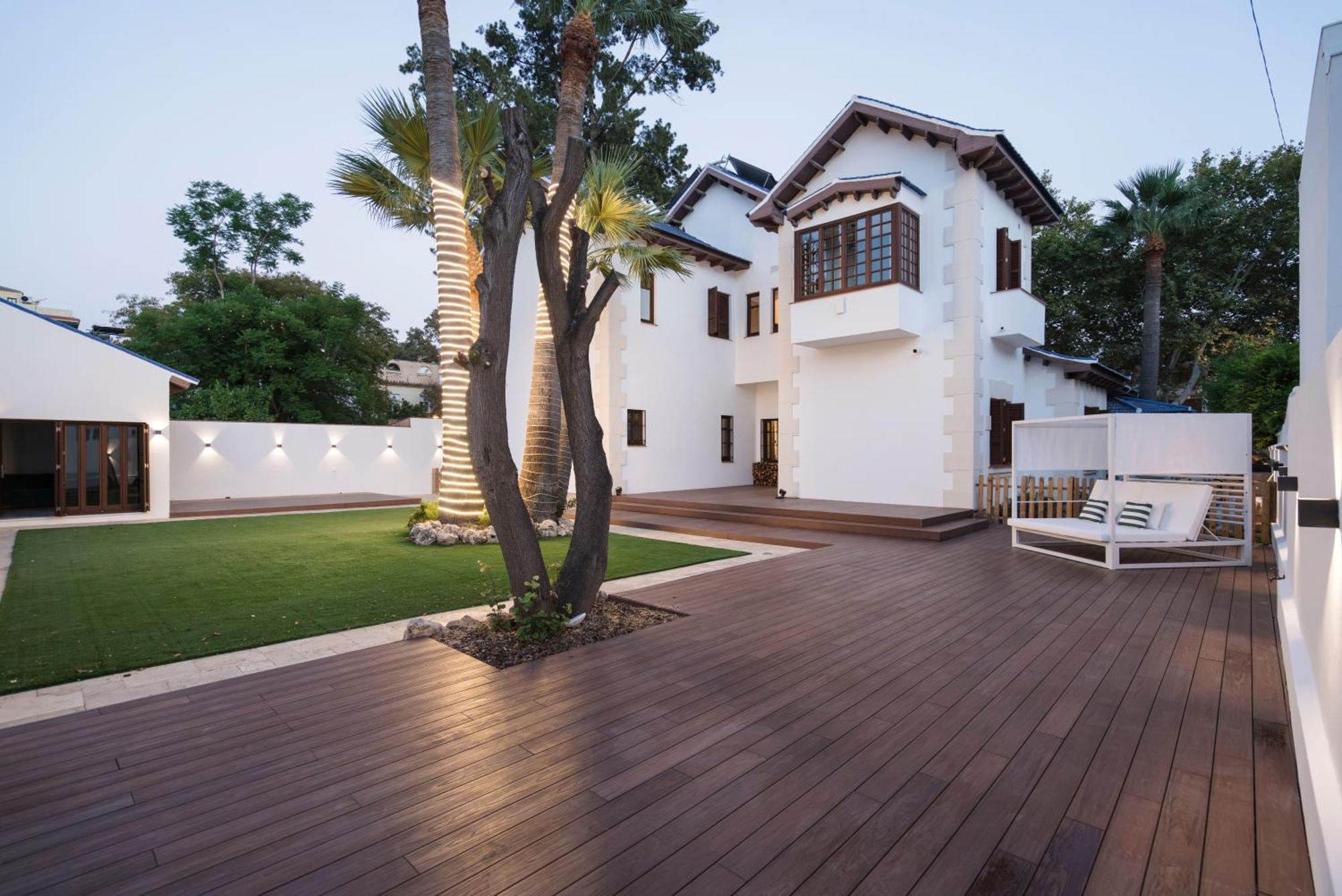 La Moderna Suites Malaga Bagian luar foto