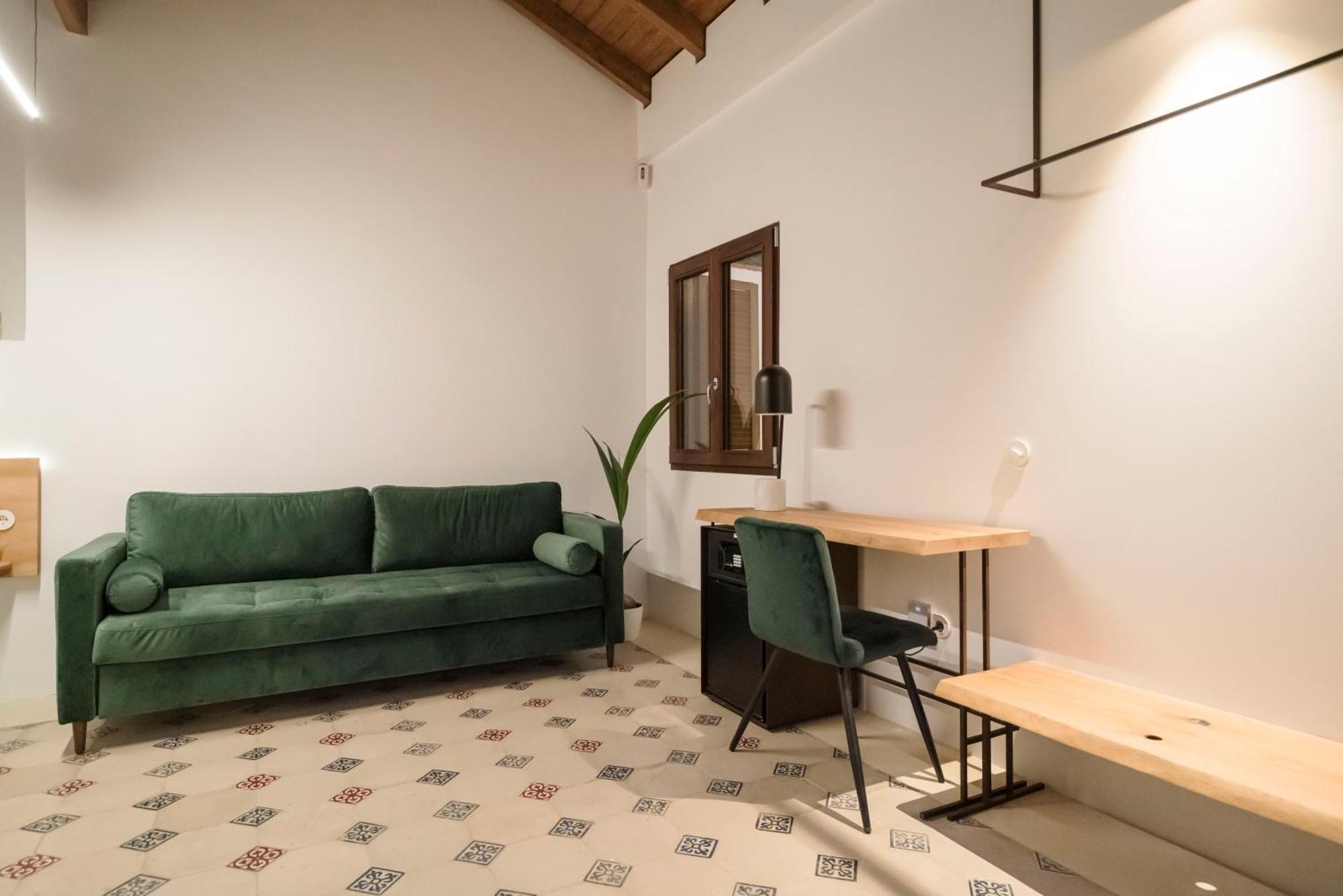 La Moderna Suites Malaga Bagian luar foto