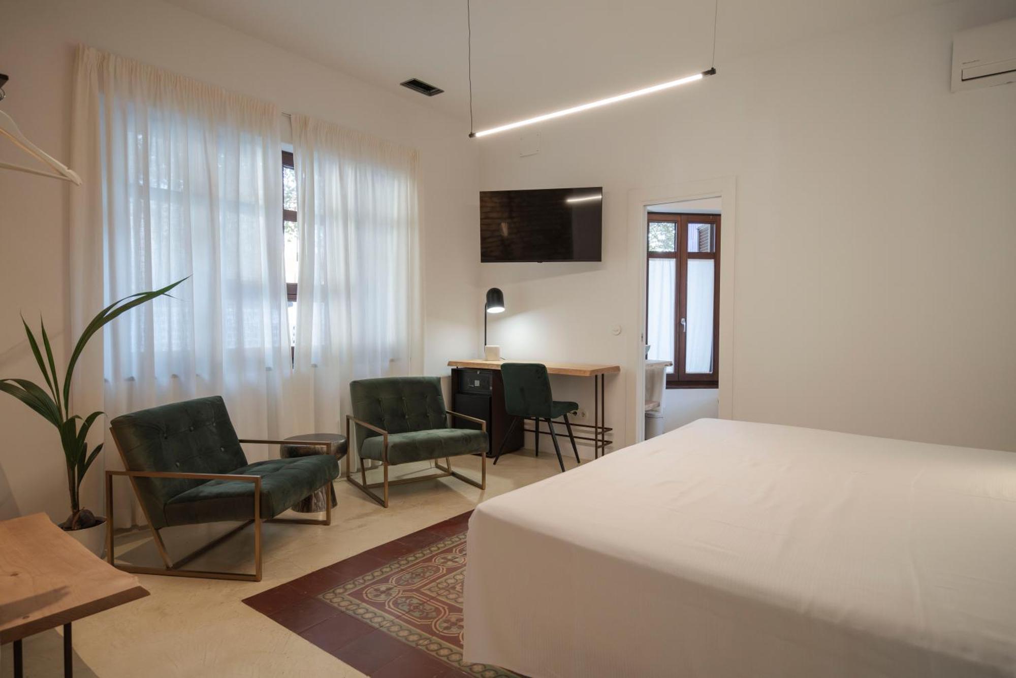 La Moderna Suites Malaga Bagian luar foto